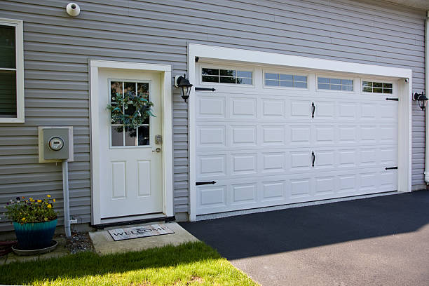 24/7 Emergency Garage Door Panel Replacement experts in Lenwood, CA